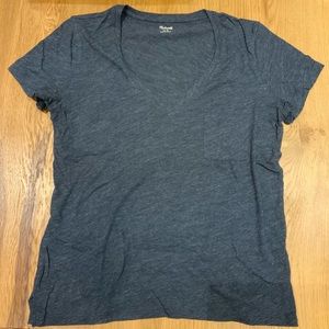 Madewell V Neck tee w/pocket